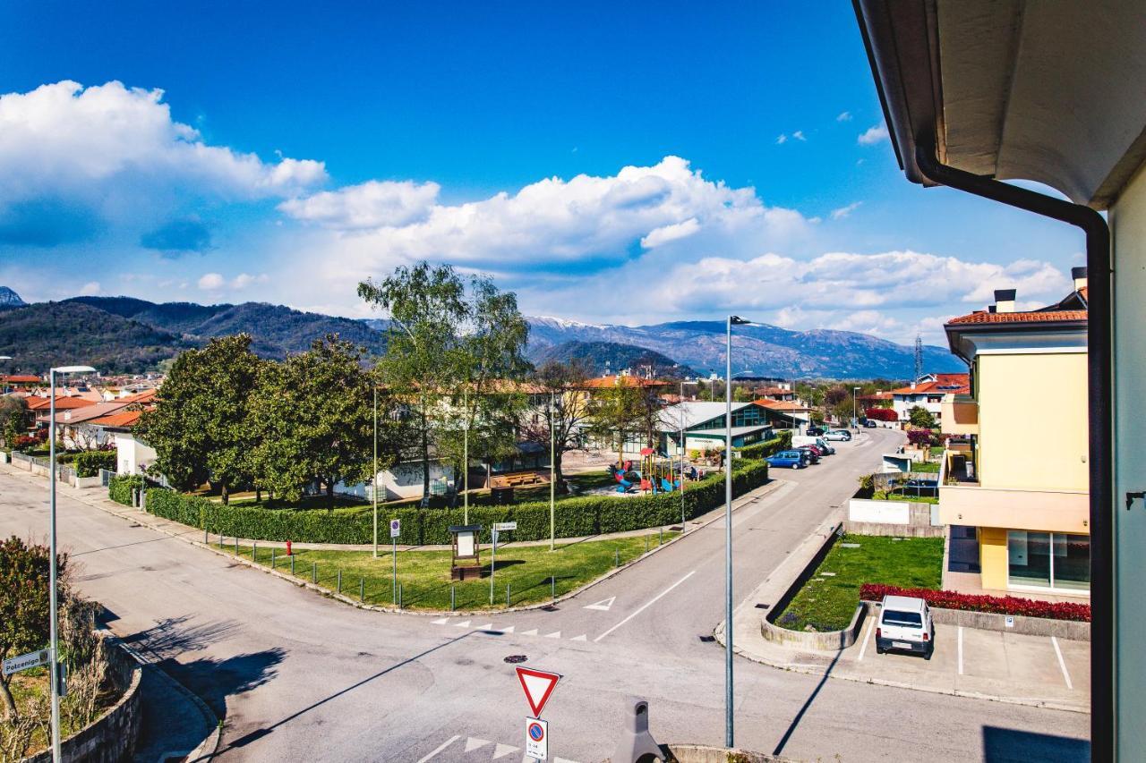 Appartamento Borgo Peschiere Maniago Exterior foto