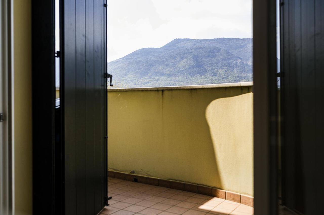 Appartamento Borgo Peschiere Maniago Exterior foto